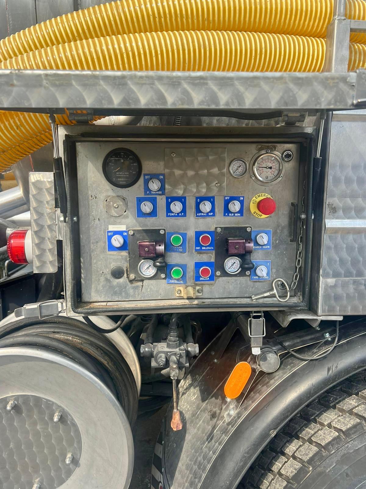 Spurgo combinata mecsud su IVECO EUROTECH 190 E 18