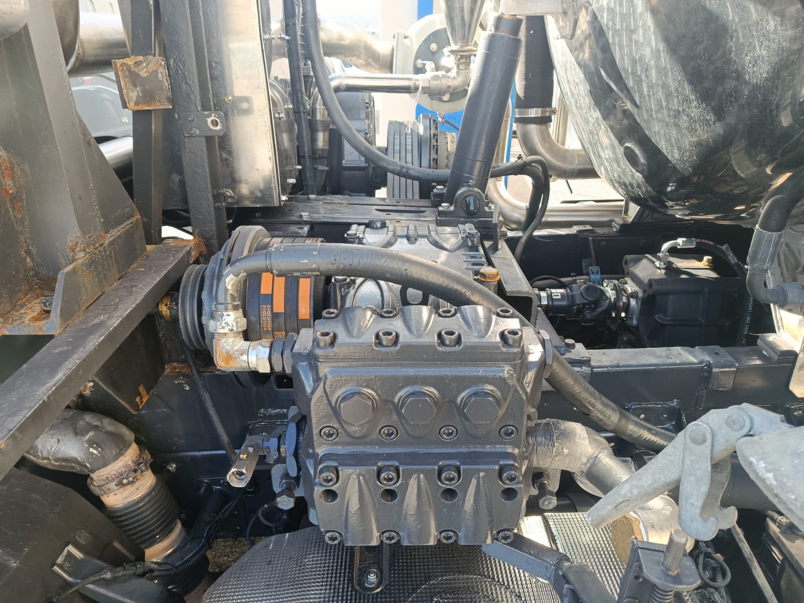 Spurgo combinata Az. Ecologica multiservizi su IVECO EUROCARGO 140-250 E6 del 2017