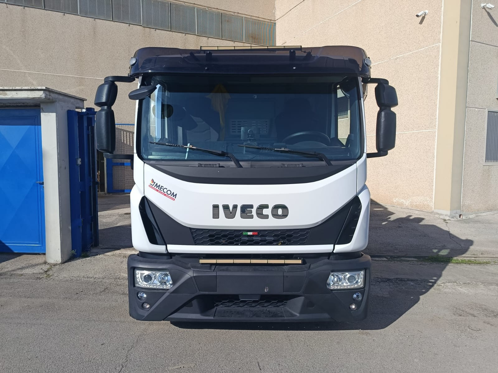 Spurgo combinata Az. Ecologica multiservizi su IVECO EUROCARGO 140-250 E6 del 2017
