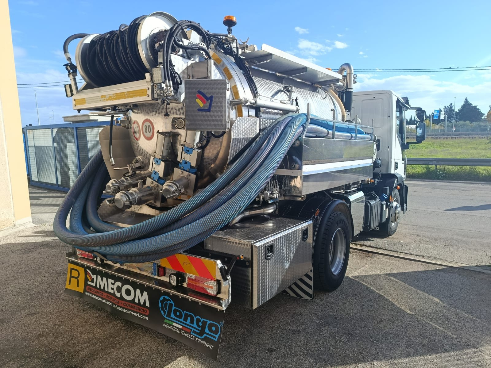 Spurgo combinata Az. Ecologica multiservizi su IVECO EUROCARGO 140-250 E6 del 2017