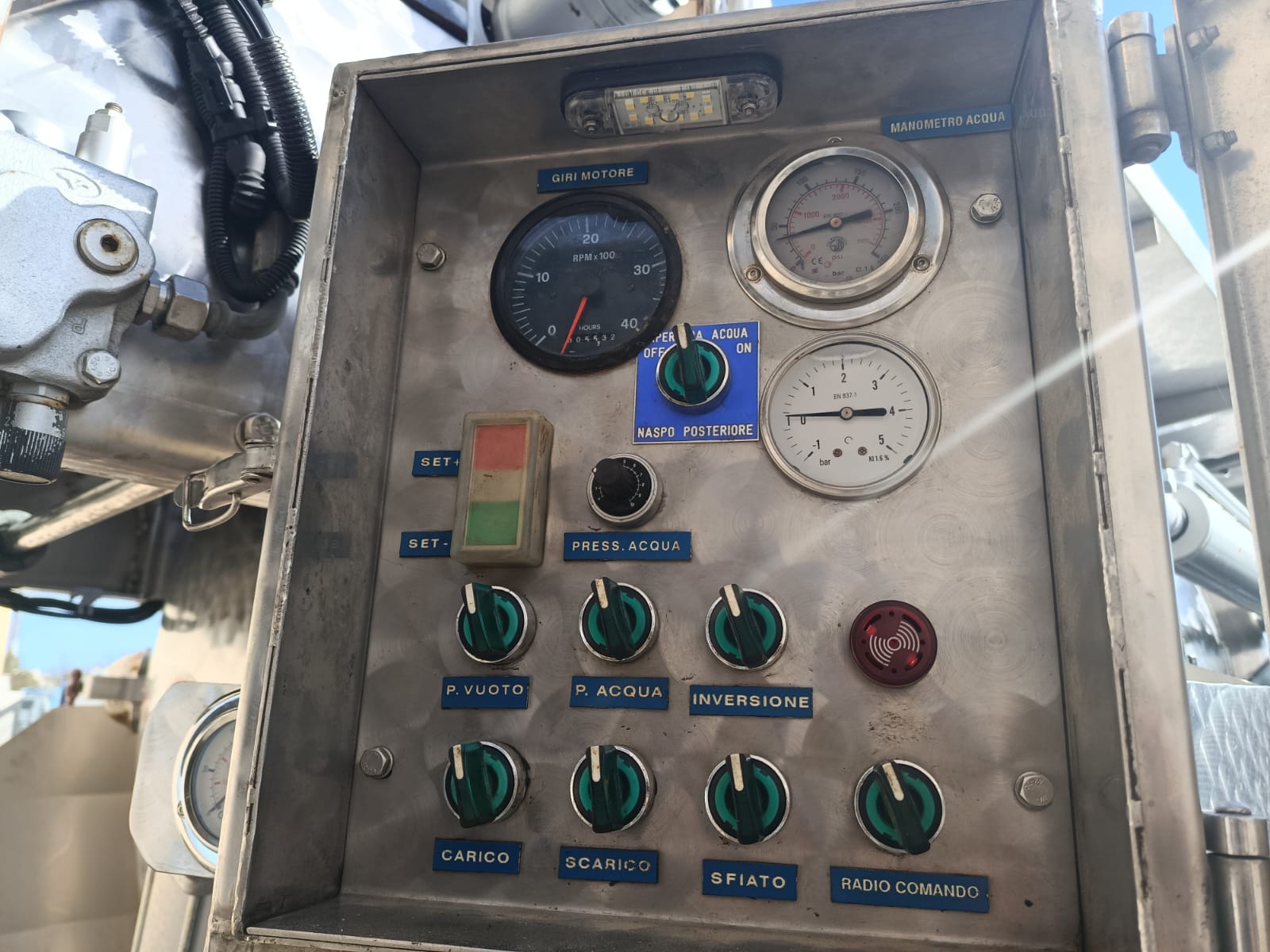 Spurgo combinata Az. Ecologica multiservizi su IVECO EUROCARGO 140-250 E6 del 2017