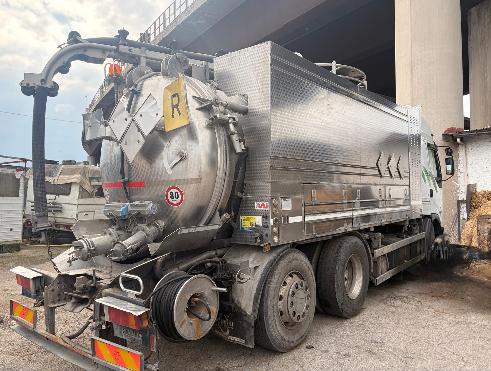 Combinata ADR Moro teveico su Renault 400