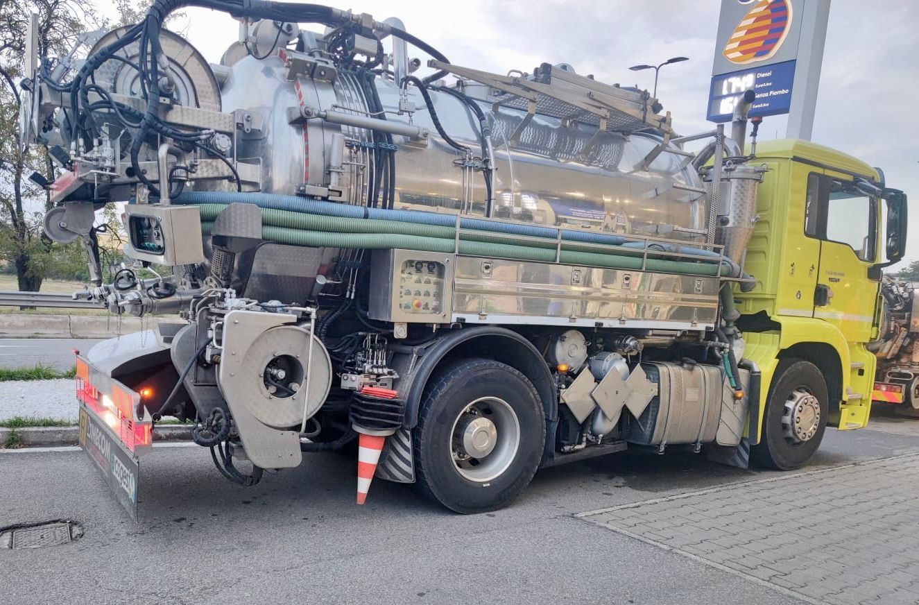 Spurgo Combinata ADR AEM su MAN Trascar 18.310