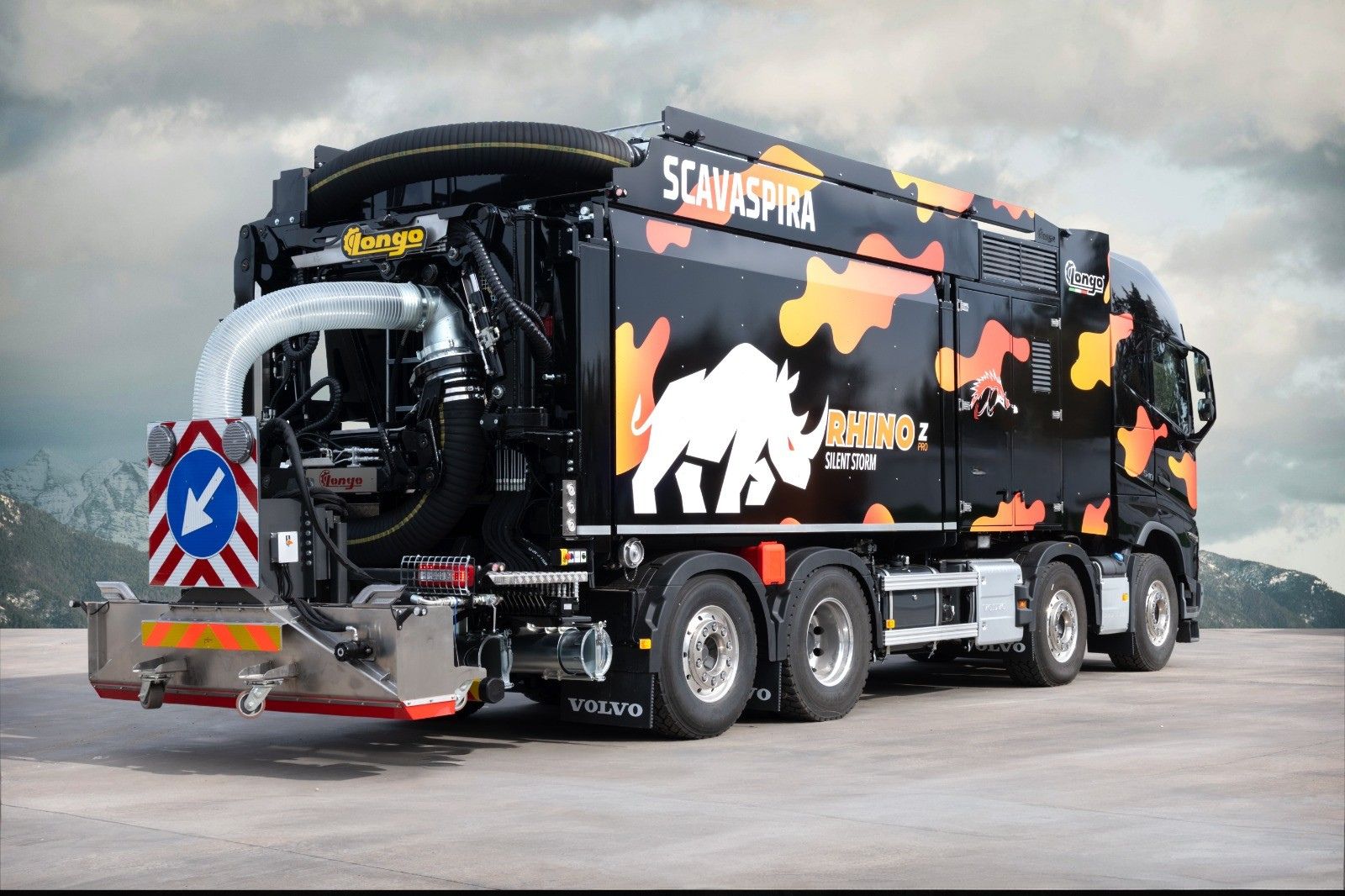 LONGO SCAVASPIRA RHINO 12 TAVFUN SU VOLVO FH 13 540 CV 8X2 pneumatico