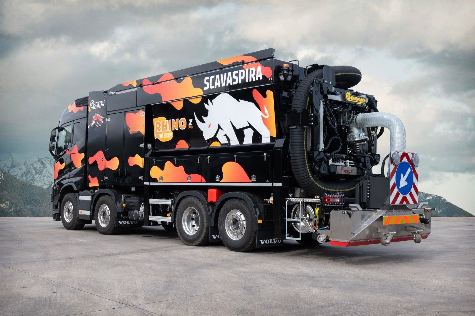 LONGO SCAVASPIRA RHINO 12 TAVFUN SU VOLVO FH 13 540 CV 8X2 pneumatico