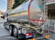 Cisterna trasporto acqua potabile su Renault 450